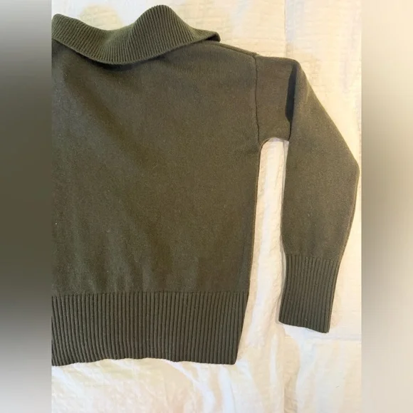 Banana Republic Women's 100%Cashmere Sweater Polo in Military Olive Green - Picture 8 of 14